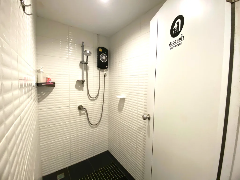 Shower at the cocoon hostel - koh samet